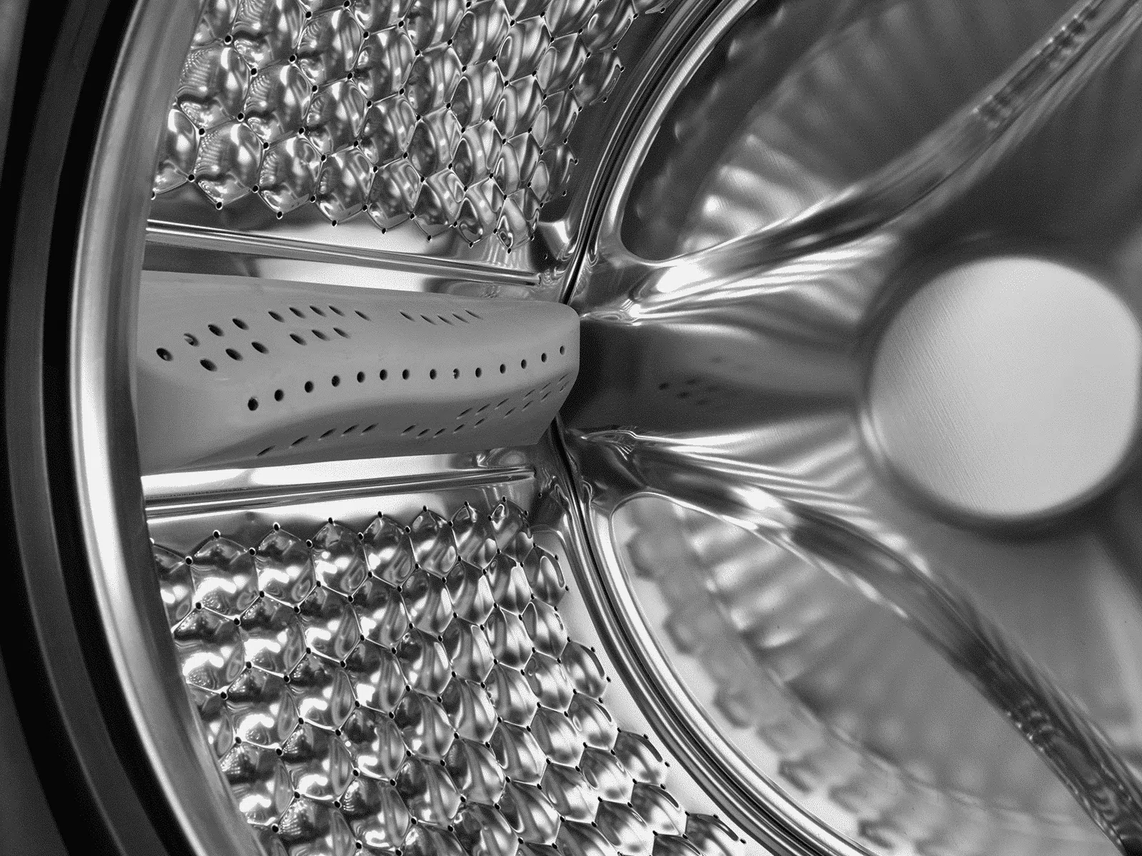 TCL 12/8kg wash and dry wshing machine available in kenya at the best price; dd motor; autodose